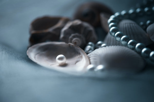 《６月》パール（真珠）～純白の「人魚の涙」は女性らしさの象徴