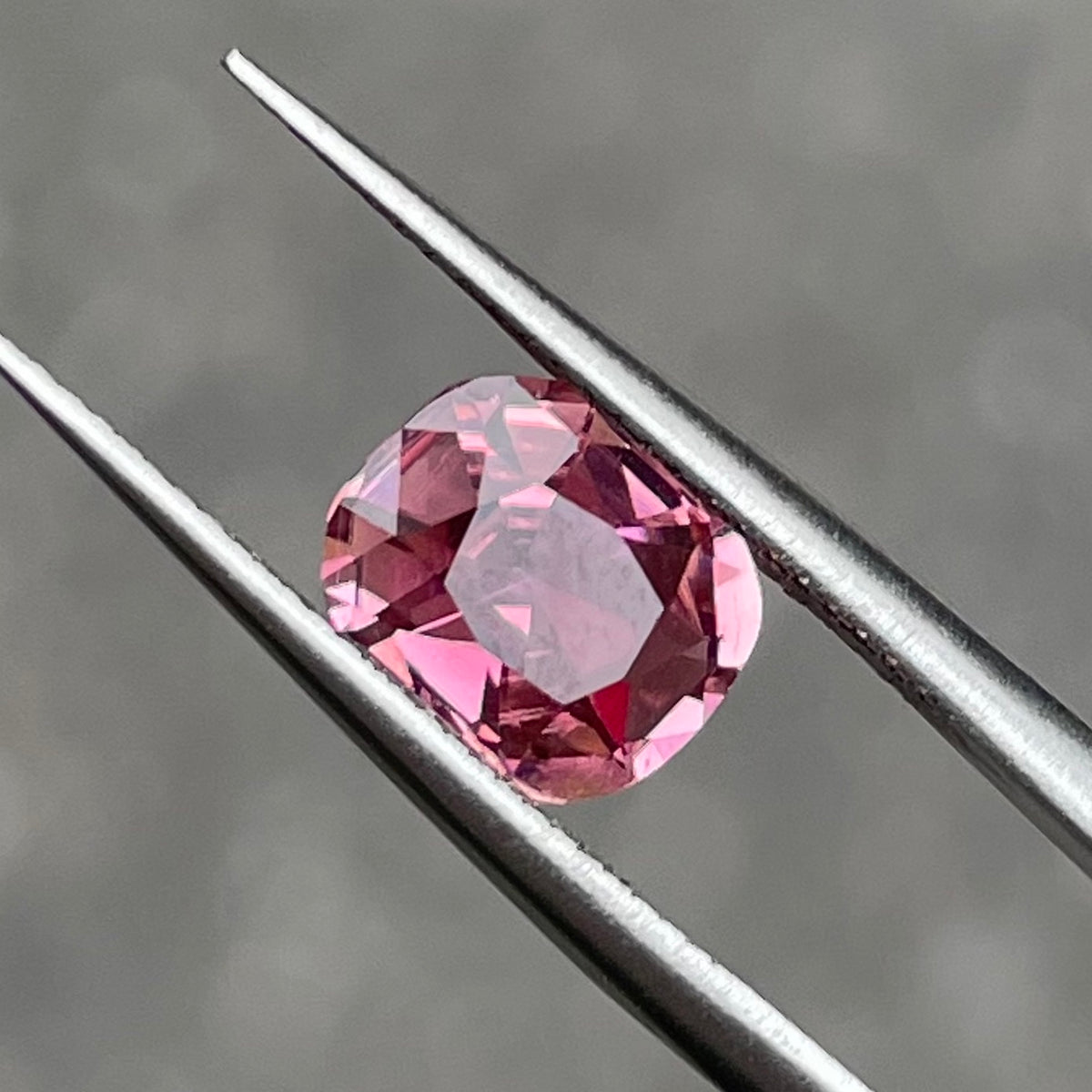 ☆トルマリン＆ダークレッドガーネット ロザリオ☆ ~Tourmaline~ パイロープ・スペサルティンガーネット（カラーチェンジ