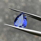 漂亮的藍色 5.071 克拉天然坦桑石天然黝簾石，帶證書