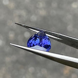 漂亮的藍色 5.071 克拉天然坦桑石天然黝簾石，帶證書